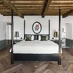 - Viola Villa Sarteano