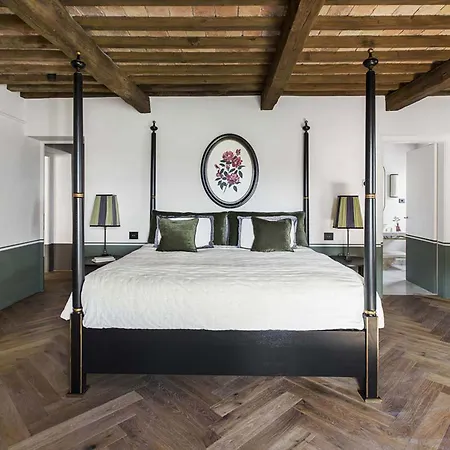 - Viola Villa Sarteano