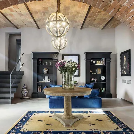 - Viola Villa