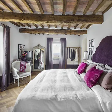 - Viola Villa Sarteano