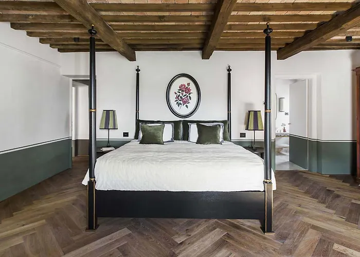 - Viola Villa Sarteano
